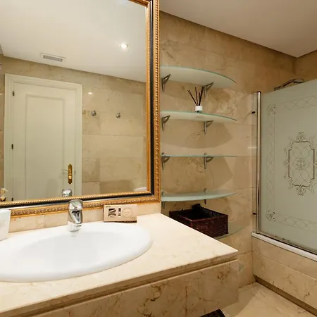 Apartment Ground Floor With Terrace And Pool In Puerto Banus,