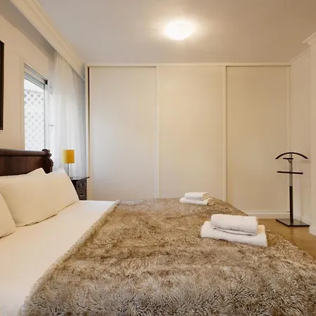 Ground Floor With Terrace And Pool In Puerto Banus,