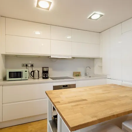 Ground Floor With Terrace And Pool In Puerto Banus, Apartment *