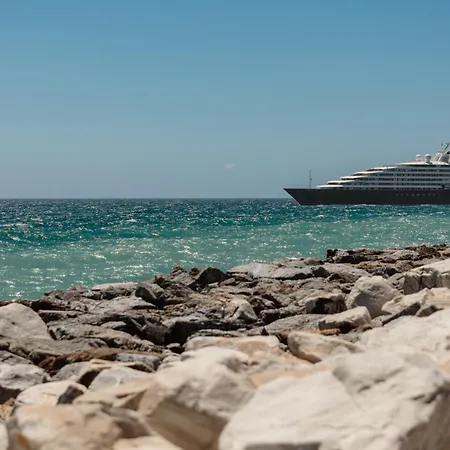 Spacious Apartment, With Private Terrace And Large Communal Pool And Tennis Courts, In Puerto Banus * Marbella