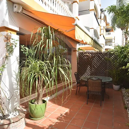 Apartmán Spacious Apartment, With Private Terrace And Large Communal Pool And Tennis Courts, In Puerto Banus Marbella