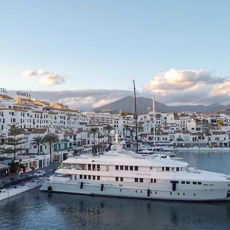 Spacious Apartment, With Private Terrace And Large Communal Pool And Tennis Courts, In Puerto Banus Marbella