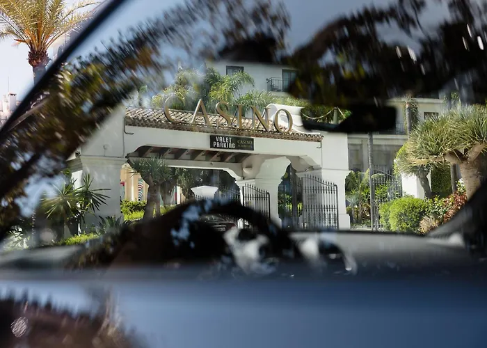 Spacious Apartment, With Private Terrace And Large Communal Pool And Tennis Courts, In Puerto Banus