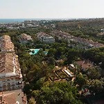 Daire Spacious Apartment, With Private Terrace And Large Communal Pool And Tennis Courts, In Puerto Banus Marbella