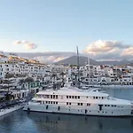 Spacious Apartment, With Private Terrace And Large Communal Pool And Tennis Courts, In Puerto Banus Marbella