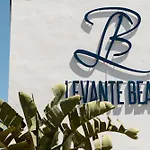 Spacious Apartment, With Private Terrace And Large Communal Pool And Tennis Courts, In Puerto Banus Daire Marbella
