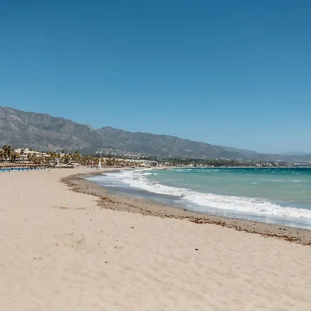 Spacious Apartment, With Private Terrace And Large Communal Pool And Tennis Courts, In Puerto Banus *